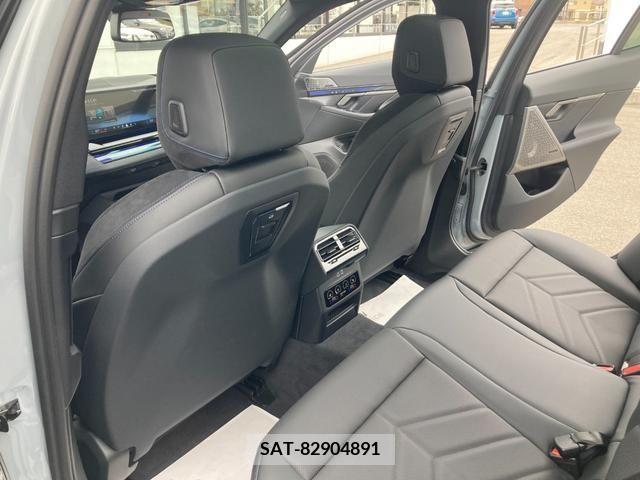 Bmw i5 2023-10 222437-11