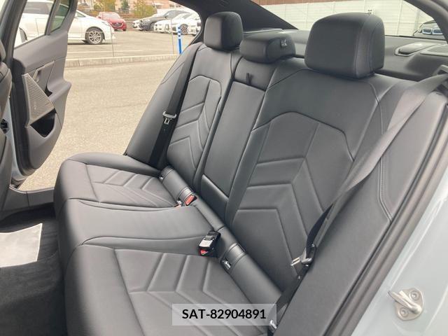 Bmw i5 2023-10 222437-12