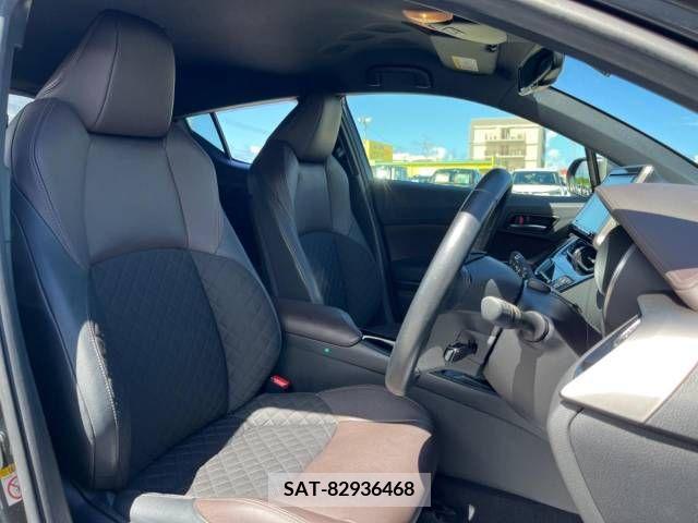 Toyota C-HR 2017-06 357789-11