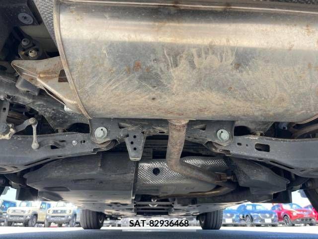 Toyota C-HR 2017-06 357789-10