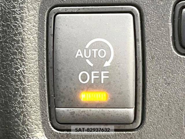 Nissan NOTE 2018-03 365357-5