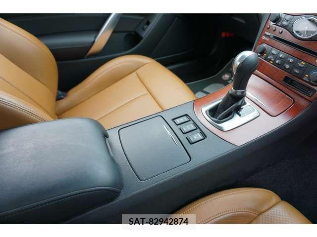 Nissan SKYLINE COUPE 2008-03 301221-10