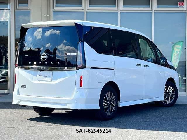Nissan SERENA 2024-08 367619-1