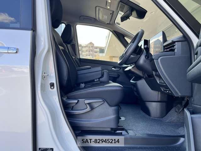 Nissan SERENA 2024-08 367619-16