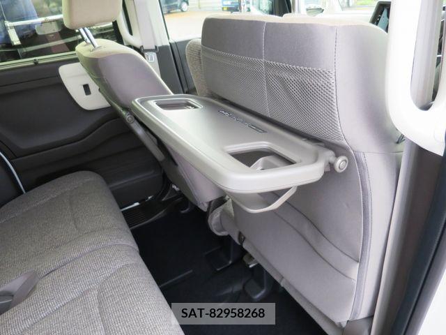 Honda N BOX 2023-09 347343-11