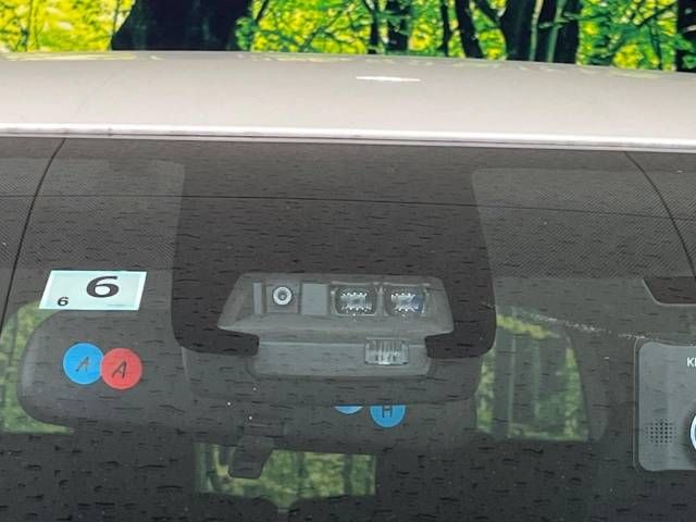 Toyota SIENTA 2017-05 9004-2