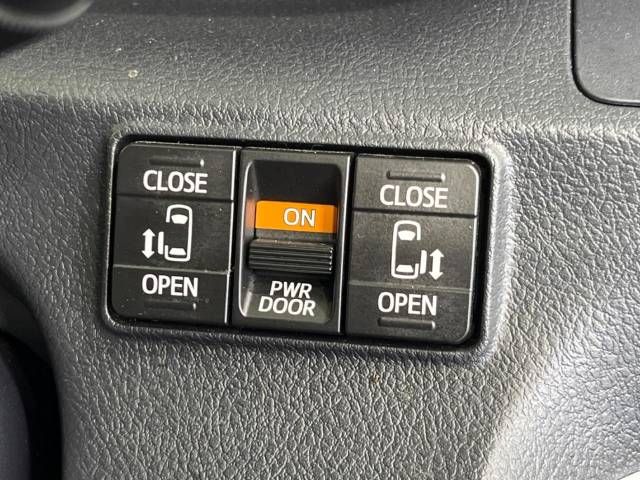 Toyota SIENTA 2017-05 9004-5