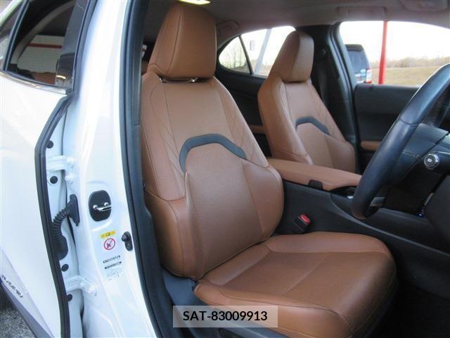 Lexus UX 2019-08 210975-10