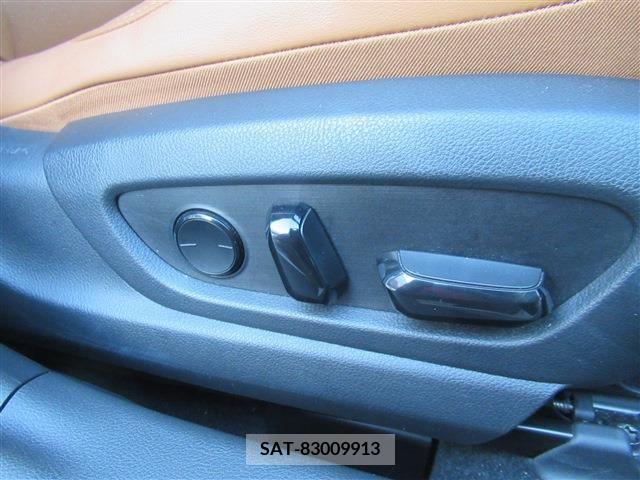 Lexus UX 2019-08 210975-9
