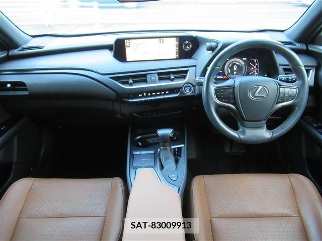 Lexus UX 2019-08 210975-4