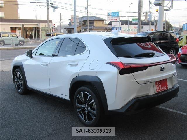 Lexus UX 2019-08 210975-1