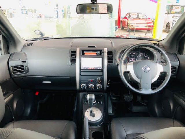 Nissan X-TRAIL 2011-02 11305-1