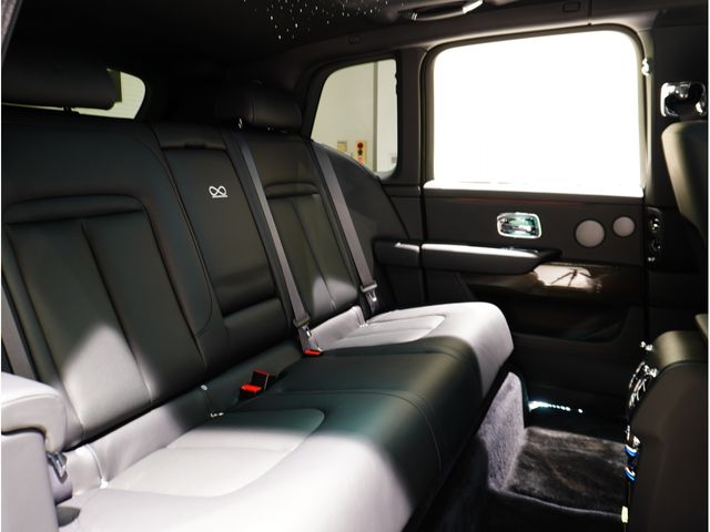 ROLLS-ROYCE CULLINAN 2021-09 17213-7