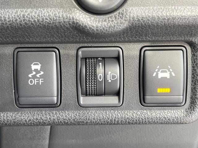 Nissan NOTE 2018-11 180995-7