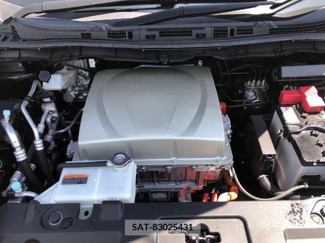 Nissan LEAF 2017-08 274689-13