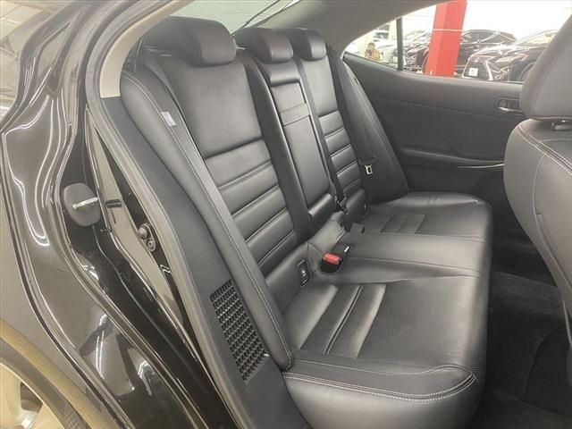 Lexus IS 2014-01 17731-20