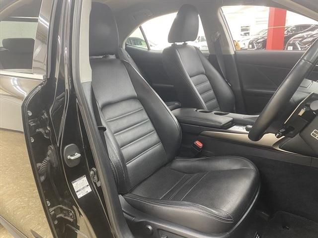 Lexus IS 2014-01 17731-19