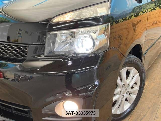 Toyota VOXY 2010-06 254484-12