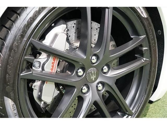Maserati GRANTURISMO 2015-07 193695-10