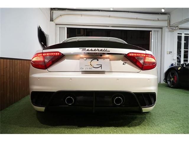 Maserati GRANTURISMO 2015-07 193695-8