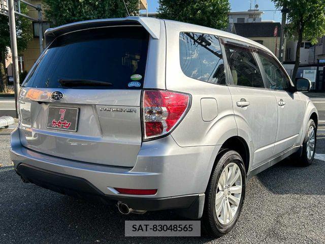 Subaru FORESTER 2011-08 360468-4