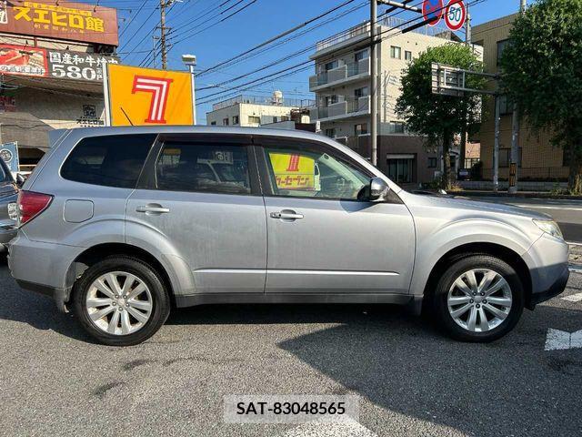 Subaru FORESTER 2011-08 360468-3