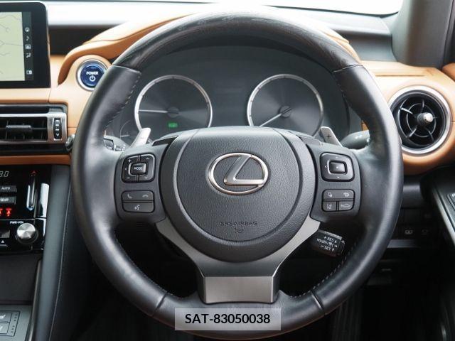 Lexus IS 2022-03 397103-14
