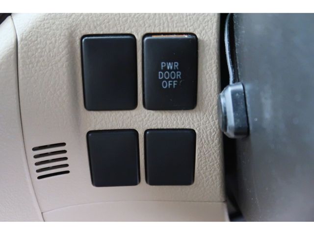Toyota VELLFIRE 2012-01 183215-13