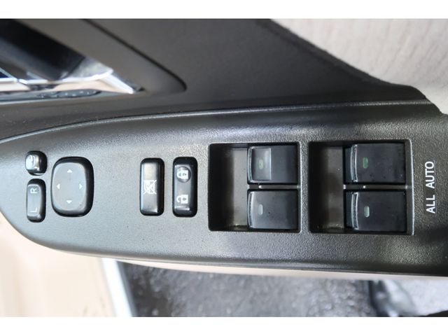 Toyota VELLFIRE 2012-01 183215-15