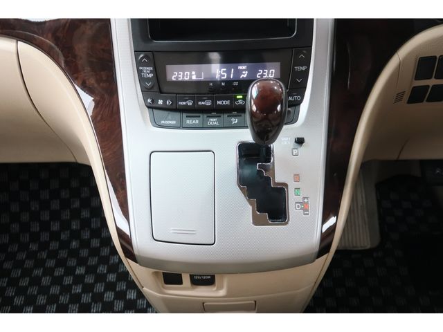 Toyota VELLFIRE 2012-01 183215-11