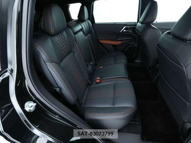 Mitsubishi OUTLANDER PHEV 2023-03 214349-6