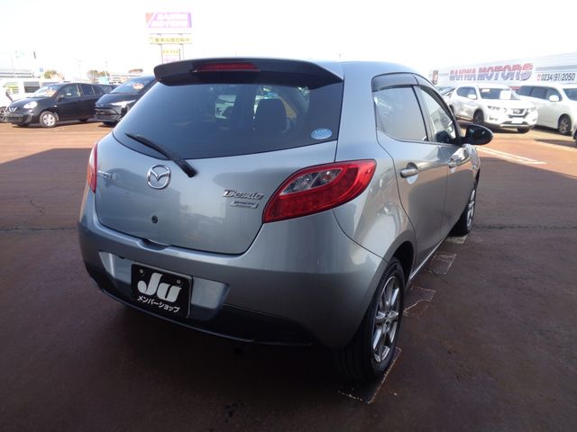 Mazda DEMIO 2013-06 181038-2