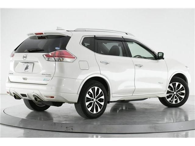 Nissan X-TRAIL 2016-02 17365-5