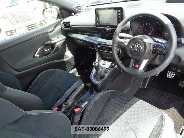 Toyota YARIS 2023-08 304824-9