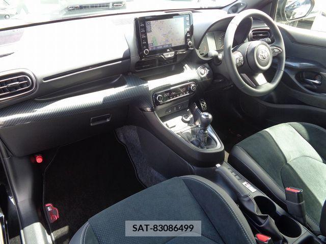 Toyota YARIS 2023-08 304824-10
