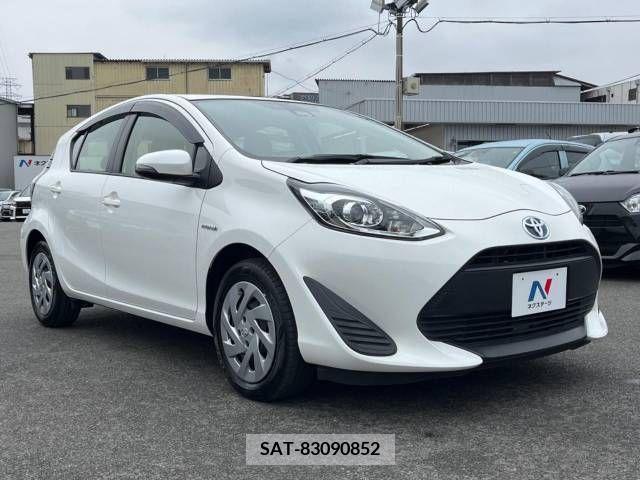 Toyota AQUA 2019-02 247354-16