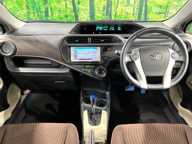 Toyota AQUA 2012-12 189568-1