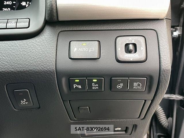 Lexus LS 2016-08 275526-17