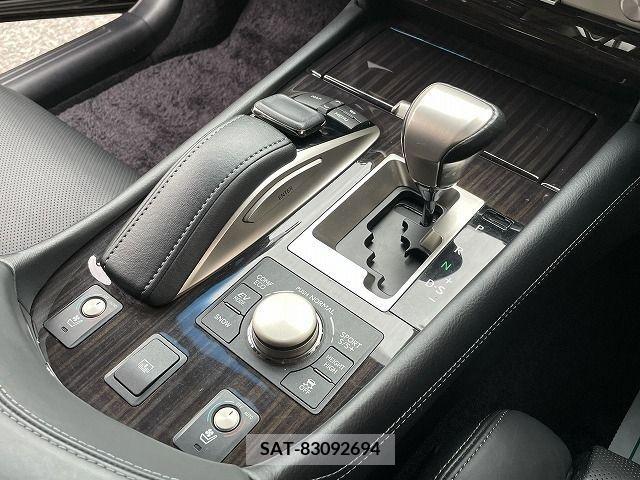 Lexus LS 2016-08 275526-12