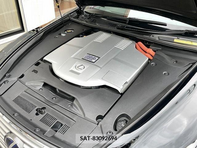 Lexus LS 2016-08 275526-6