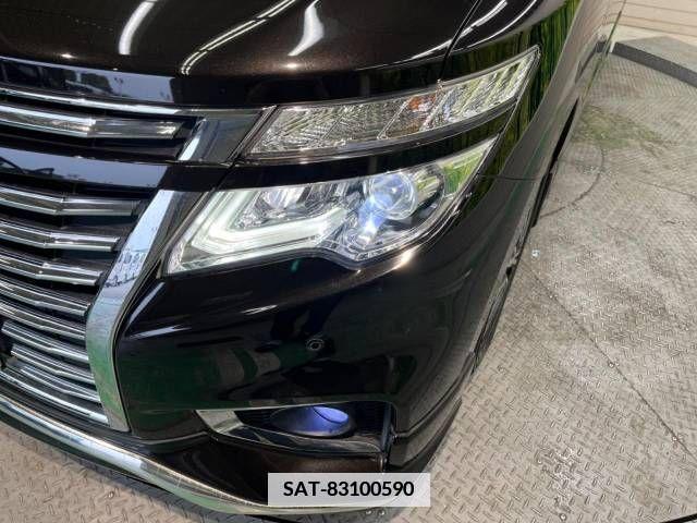 Nissan ELGRAND 2015-08 377894-12
