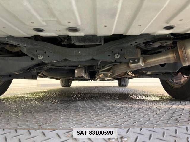 Nissan ELGRAND 2015-08 377894-19