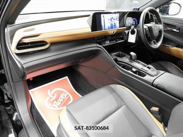 Toyota CROWN 2023-01 358182-20