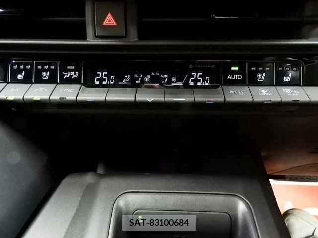 Toyota CROWN 2023-01 358182-11
