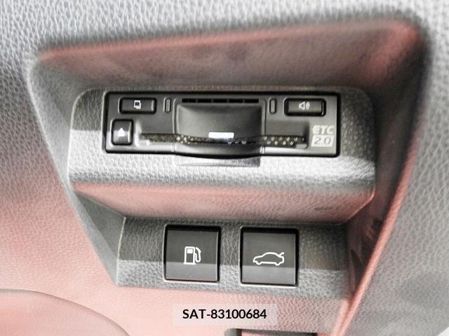 Toyota CROWN 2023-01 358182-18