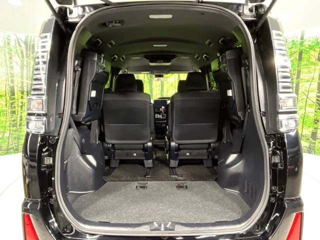 Toyota VOXY 2018-11 196666-11