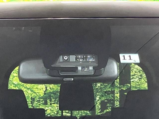 Toyota VOXY 2018-11 196666-2