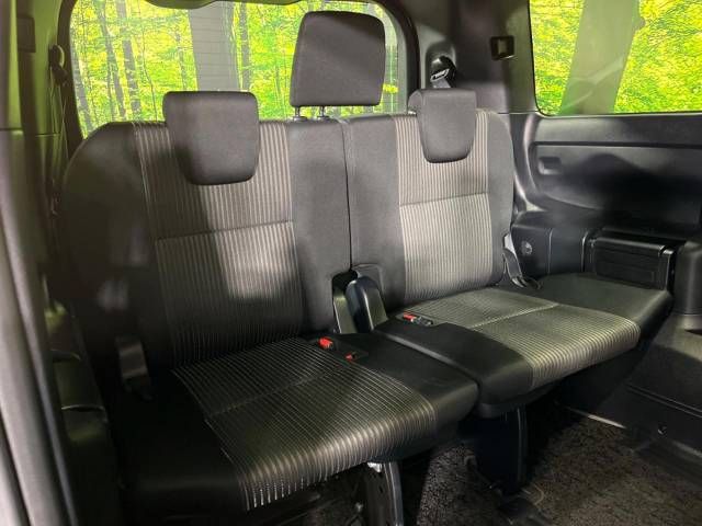 Toyota VOXY 2018-11 196666-10