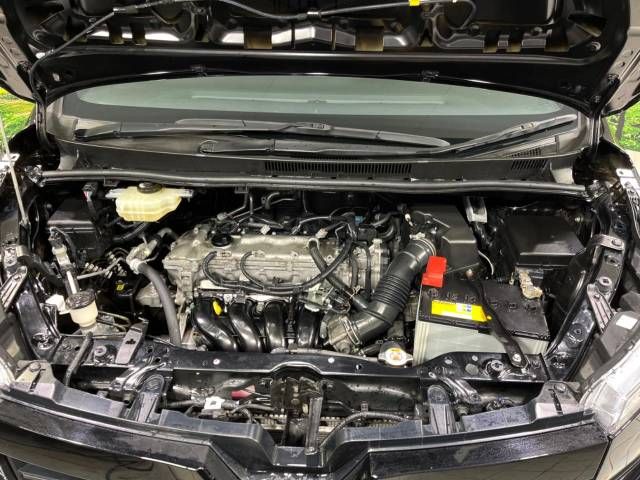 Toyota VOXY 2018-11 196666-19