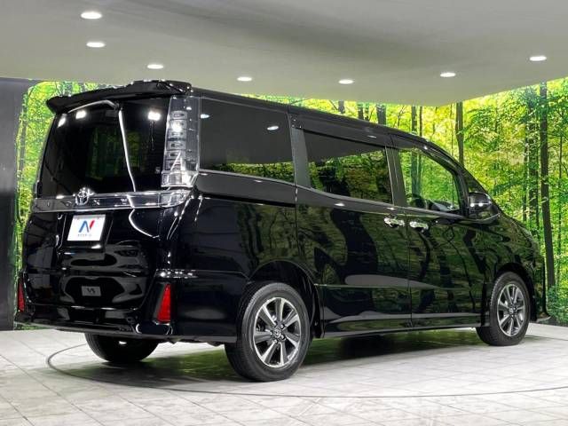 Toyota VOXY 2018-11 196666-18